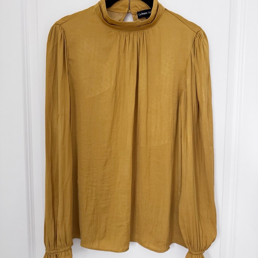 💛Catherine Malandrino Gold Pleated Blouse with Mandarin Collar
